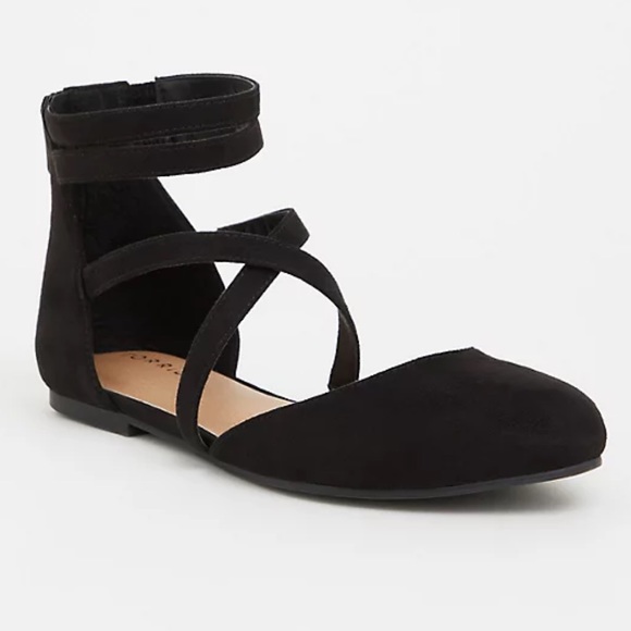 Torrid Shoes - Torrid | Black Crisscross Strap Flat | size 8.5